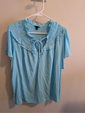Torrid Women's 1x Blue Lightweight Short Sleeve Blouse V Neck Bright Smocked